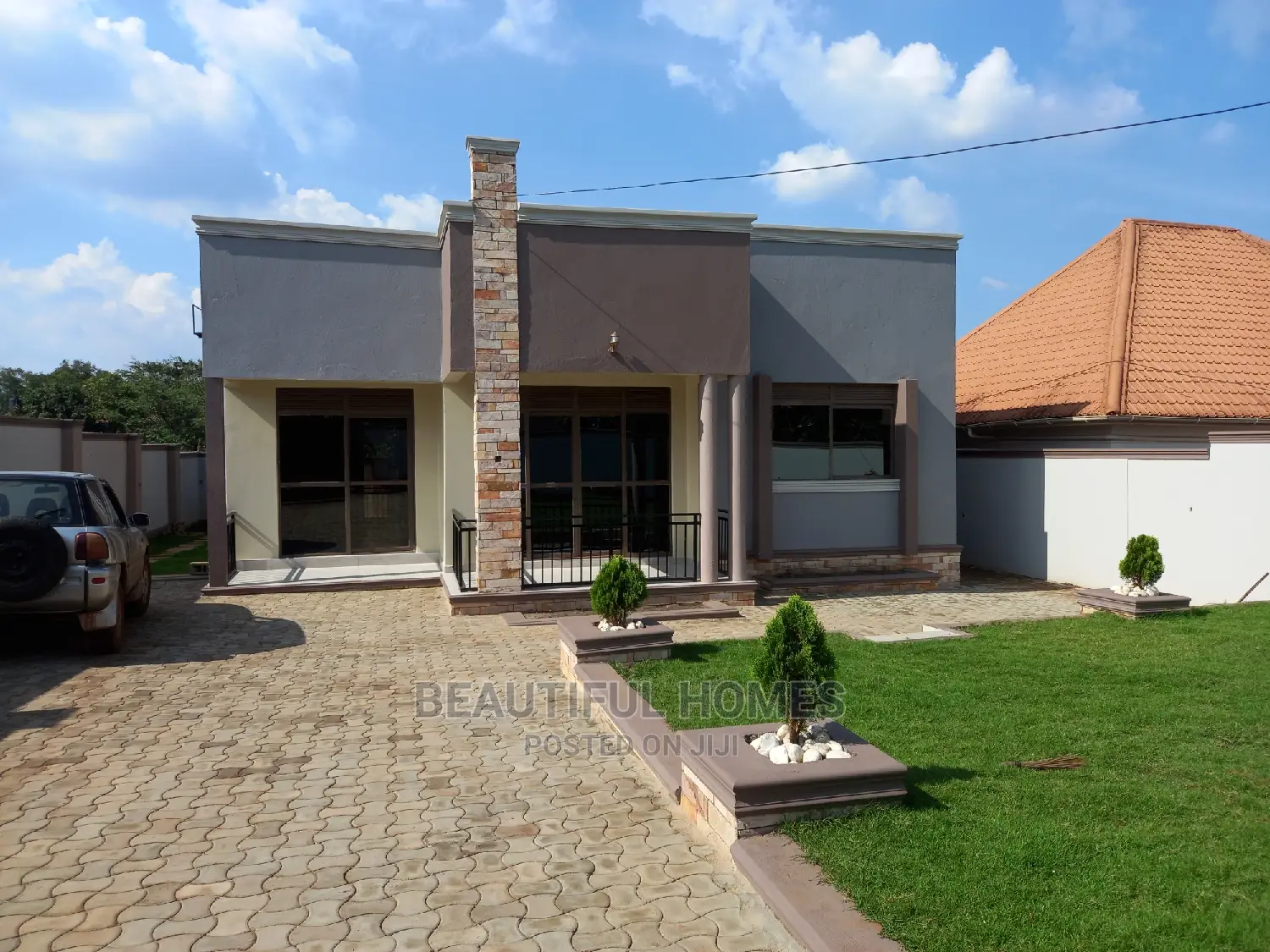 Furnished 4bdrm Bungalow in Kira for Sale