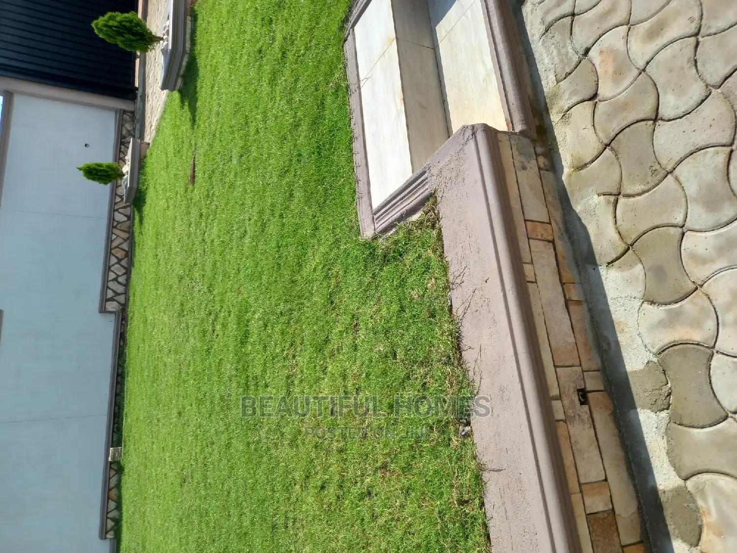 Furnished 4bdrm Maisonette in Kira for Sale