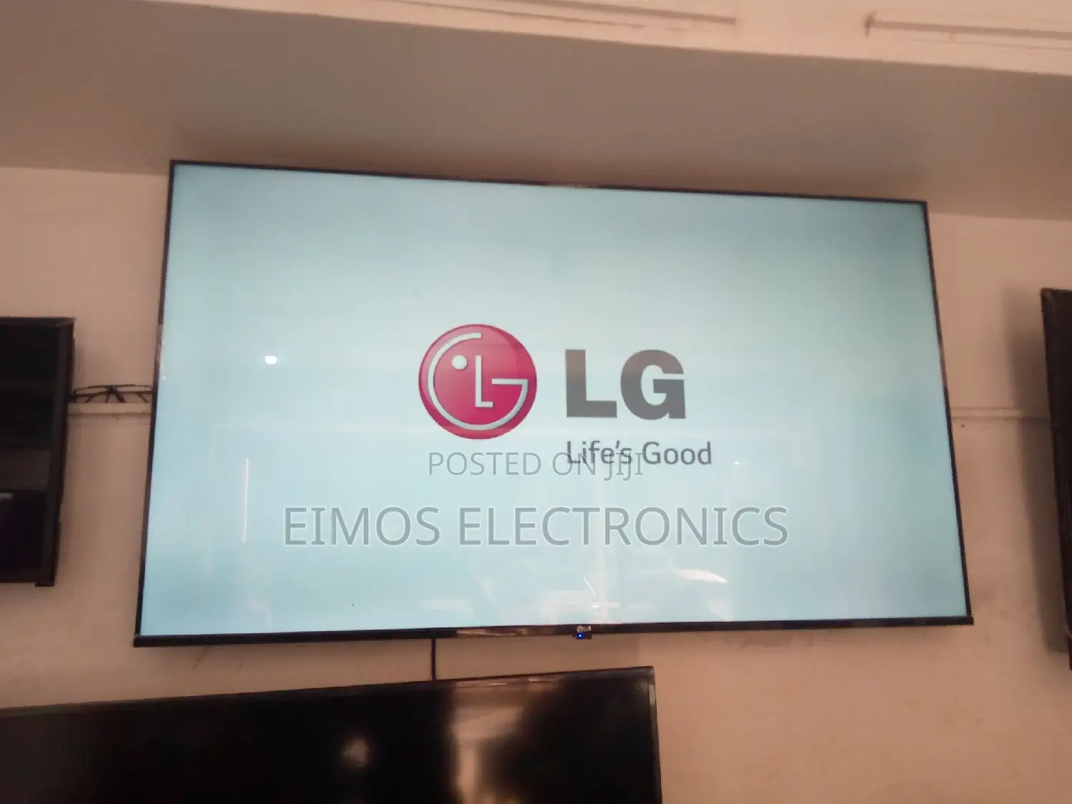 70 Inches Lg SMART TVS
