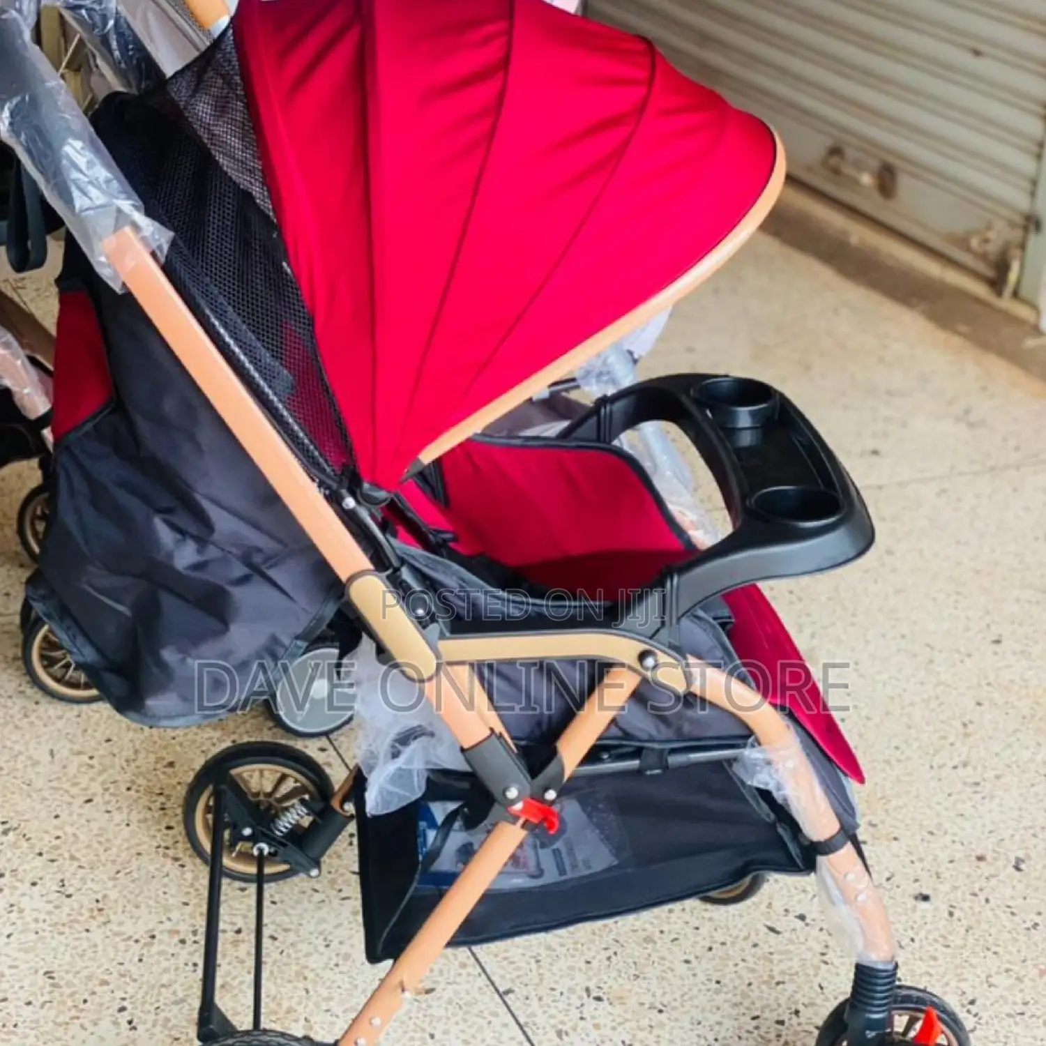 2 in 1 Luxurious Stroller.
