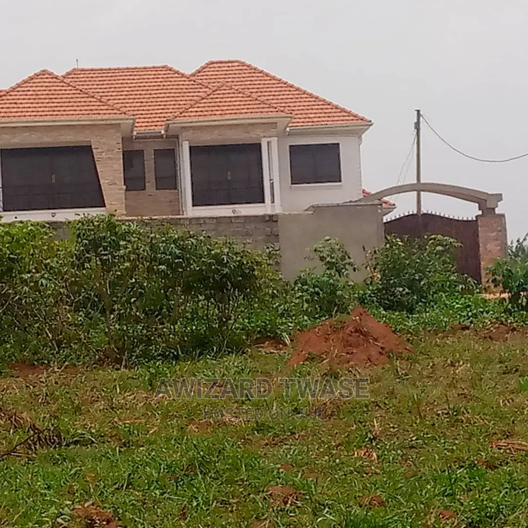Gazaya Busukuma Main Road