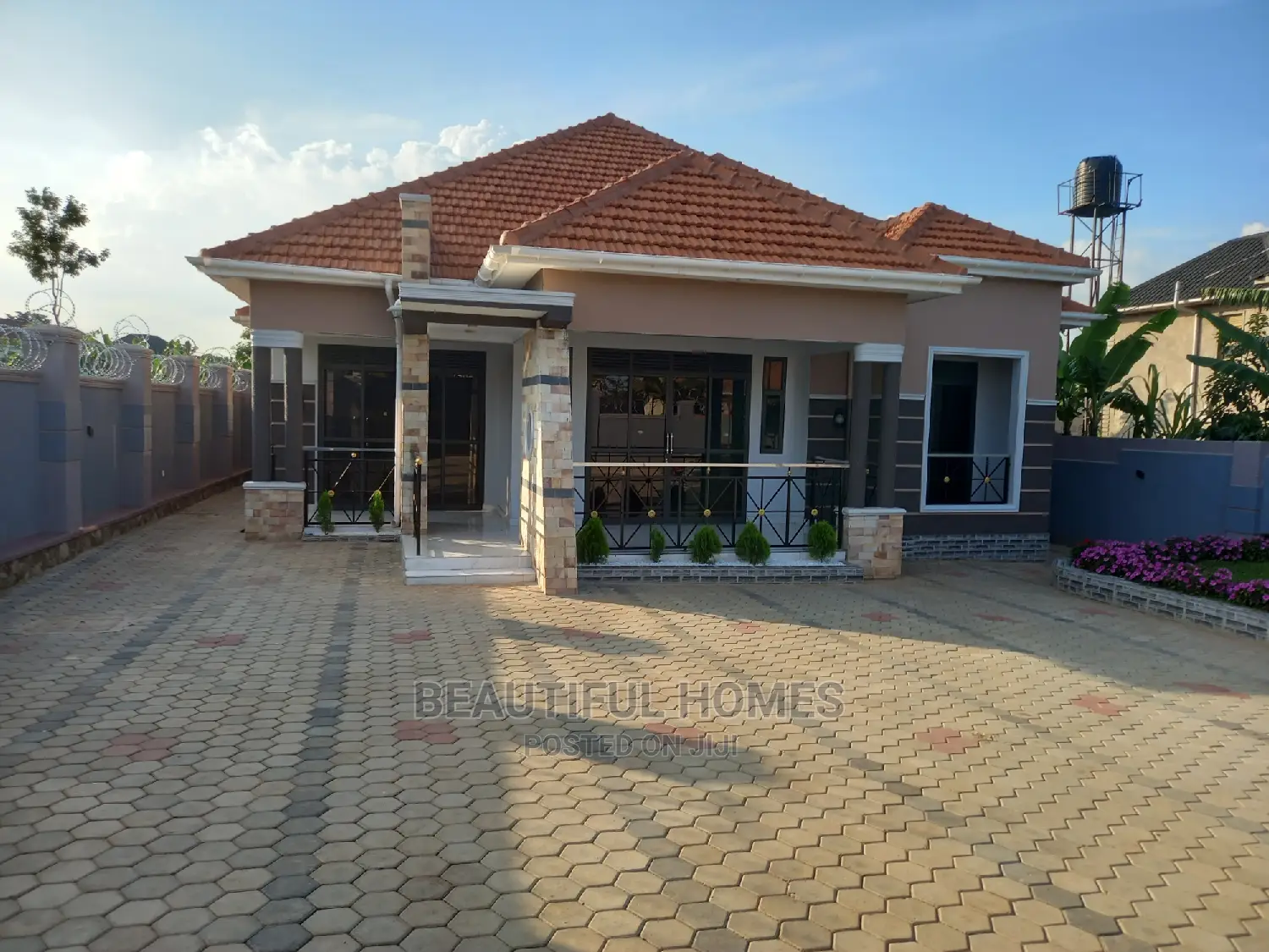 Furnished 4bdrm House in Kira for Sale
