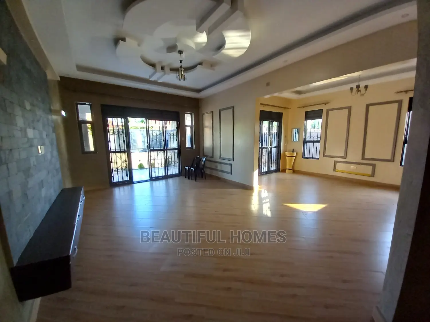 Furnished 4bdrm House in Kira for Sale