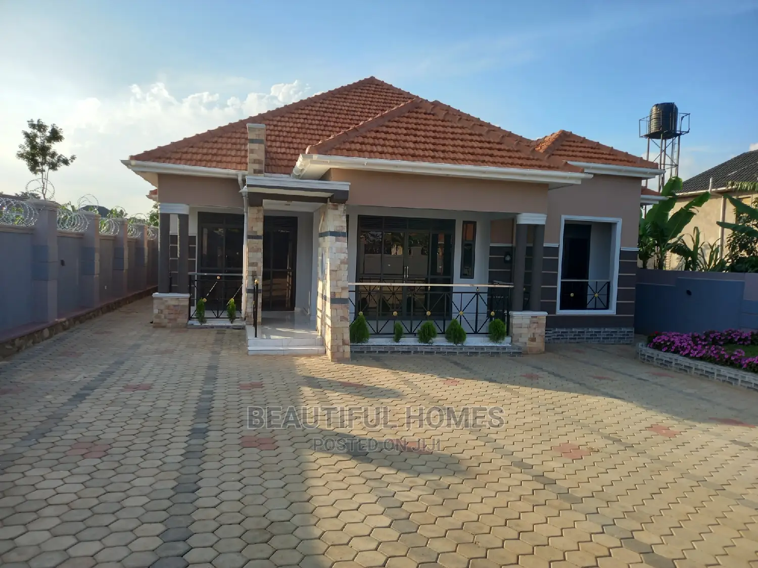 Furnished 4bdrm House in Kira for Sale