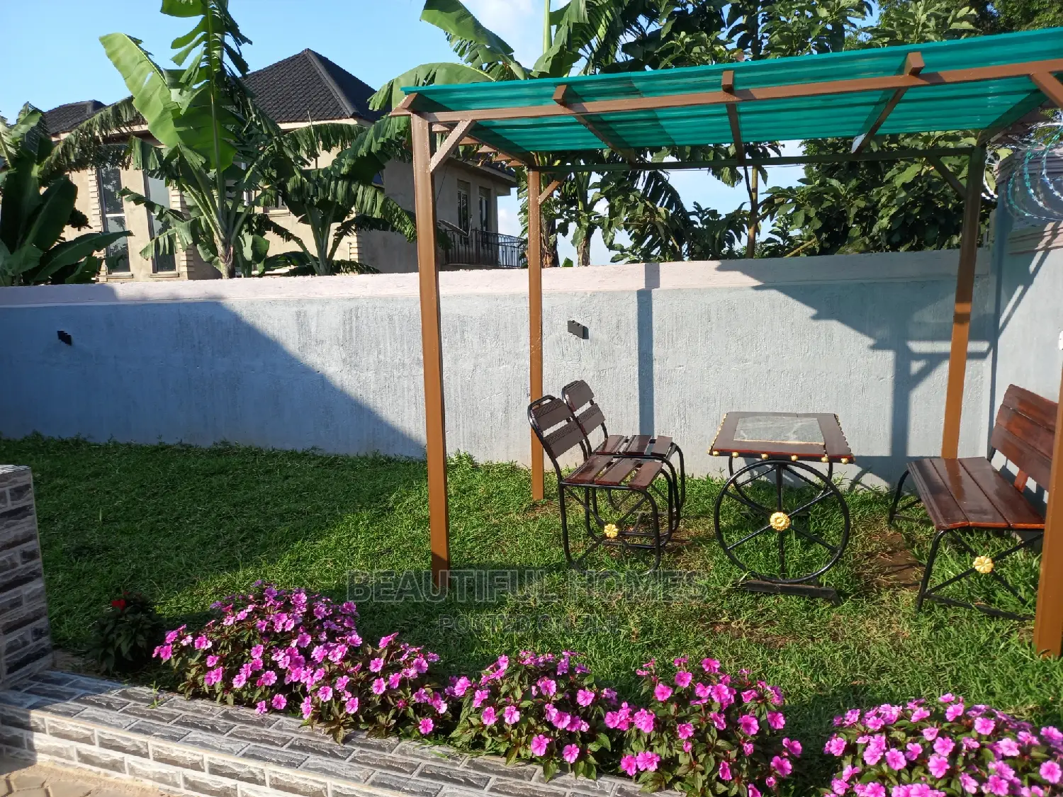 Furnished 4bdrm House in Kira for Sale