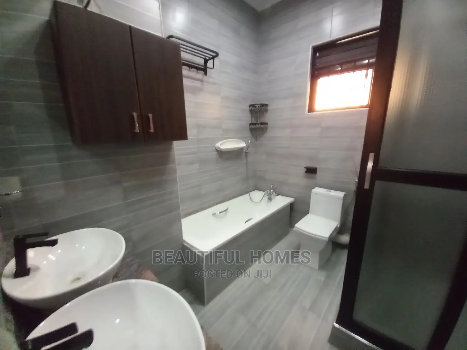 Furnished 4bdrm Bungalow in Kira for Sale