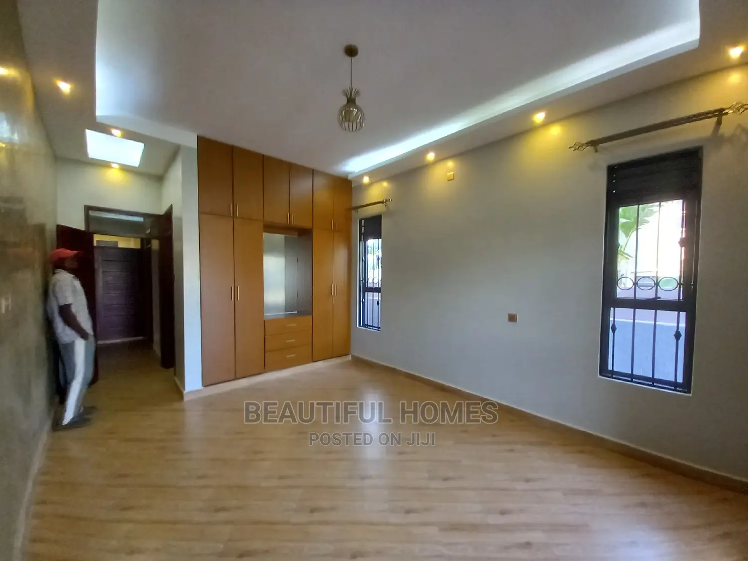 Furnished 4bdrm Bungalow in Kira for Sale