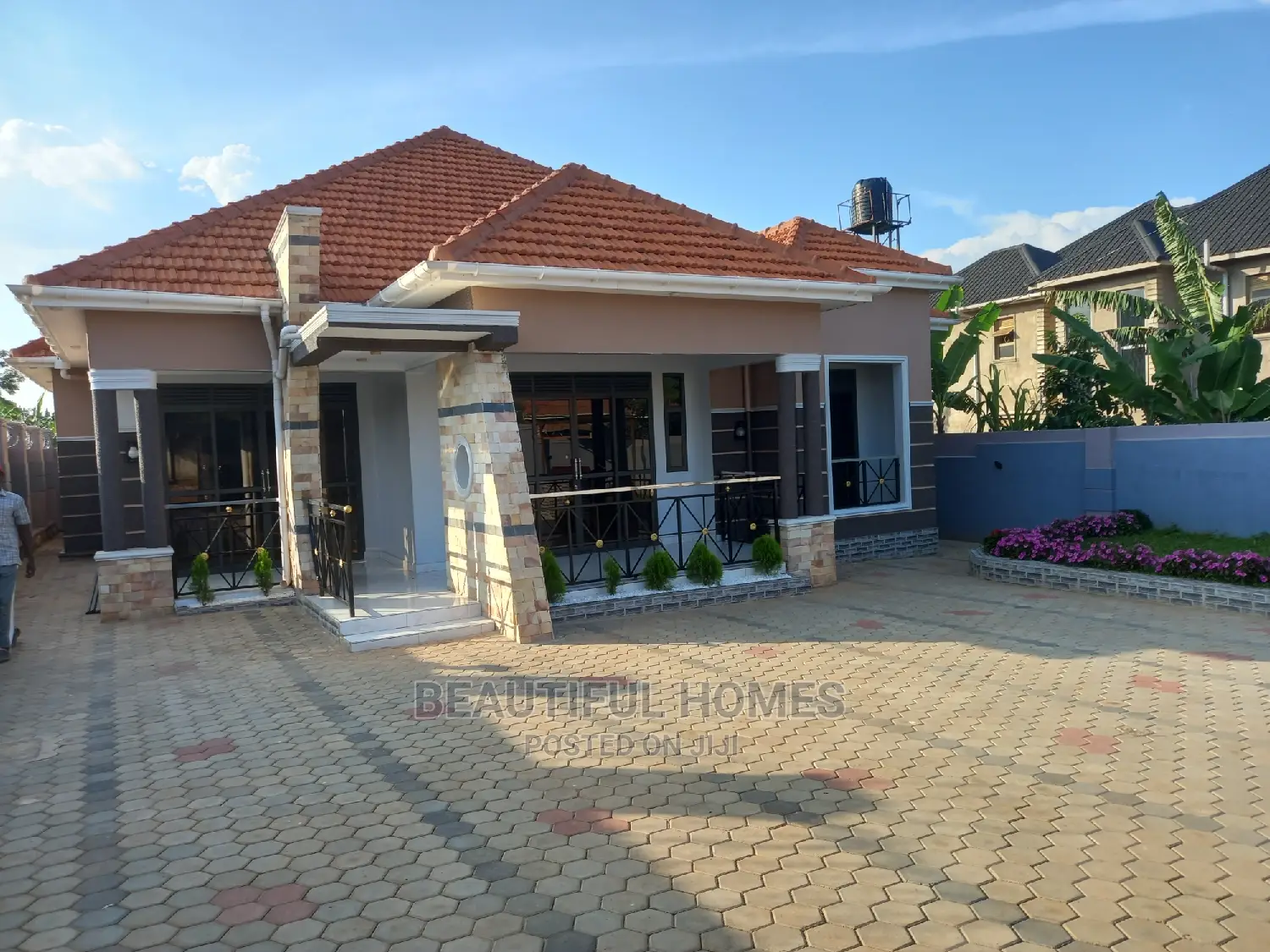 Furnished 4bdrm Maisonette in Kira for Sale