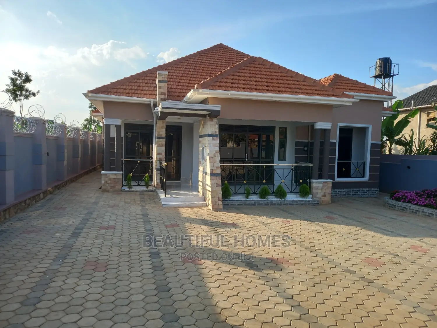 Furnished 4bdrm Maisonette in Kira for Sale