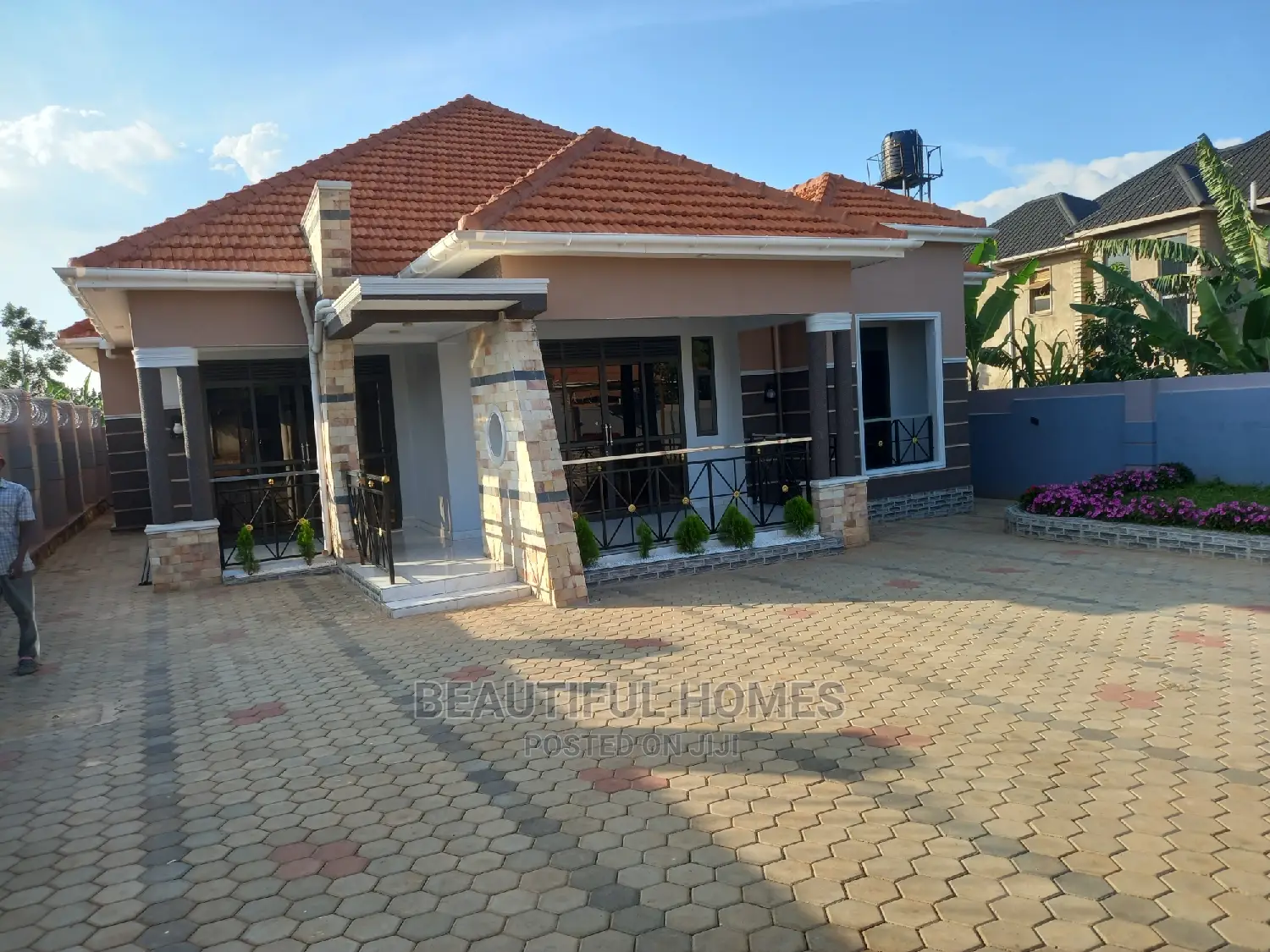Furnished 4bdrm Maisonette in Kira for Sale