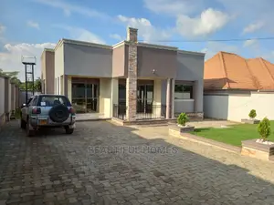 Furnished 4bdrm House in Kira for Sale