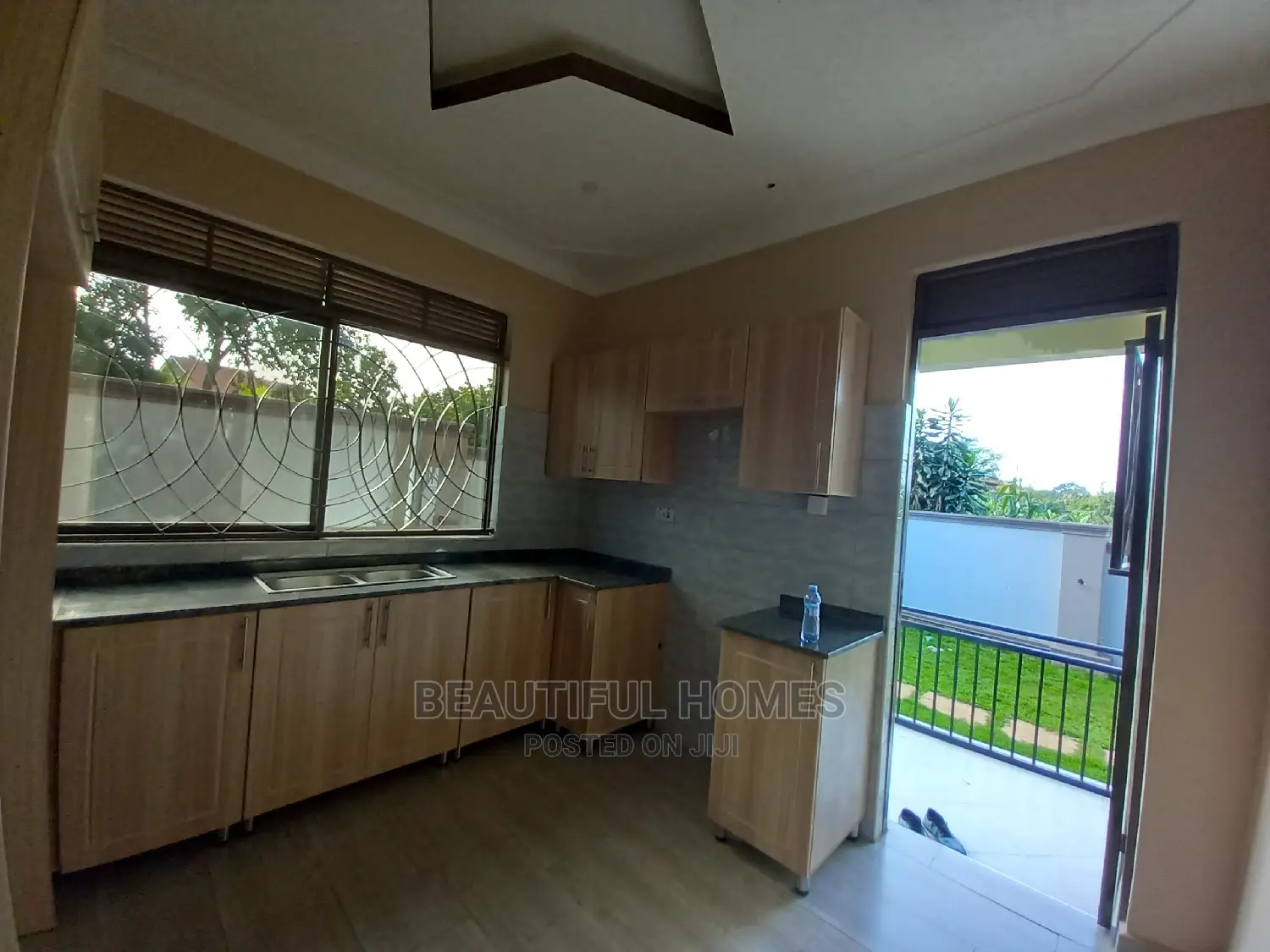 Furnished 4bdrm Bungalow in Kira for Sale