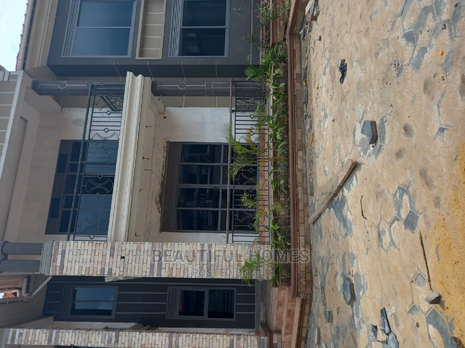 Furnished 6bdrm Mansion in Kisaasi Corporate, Central Division
