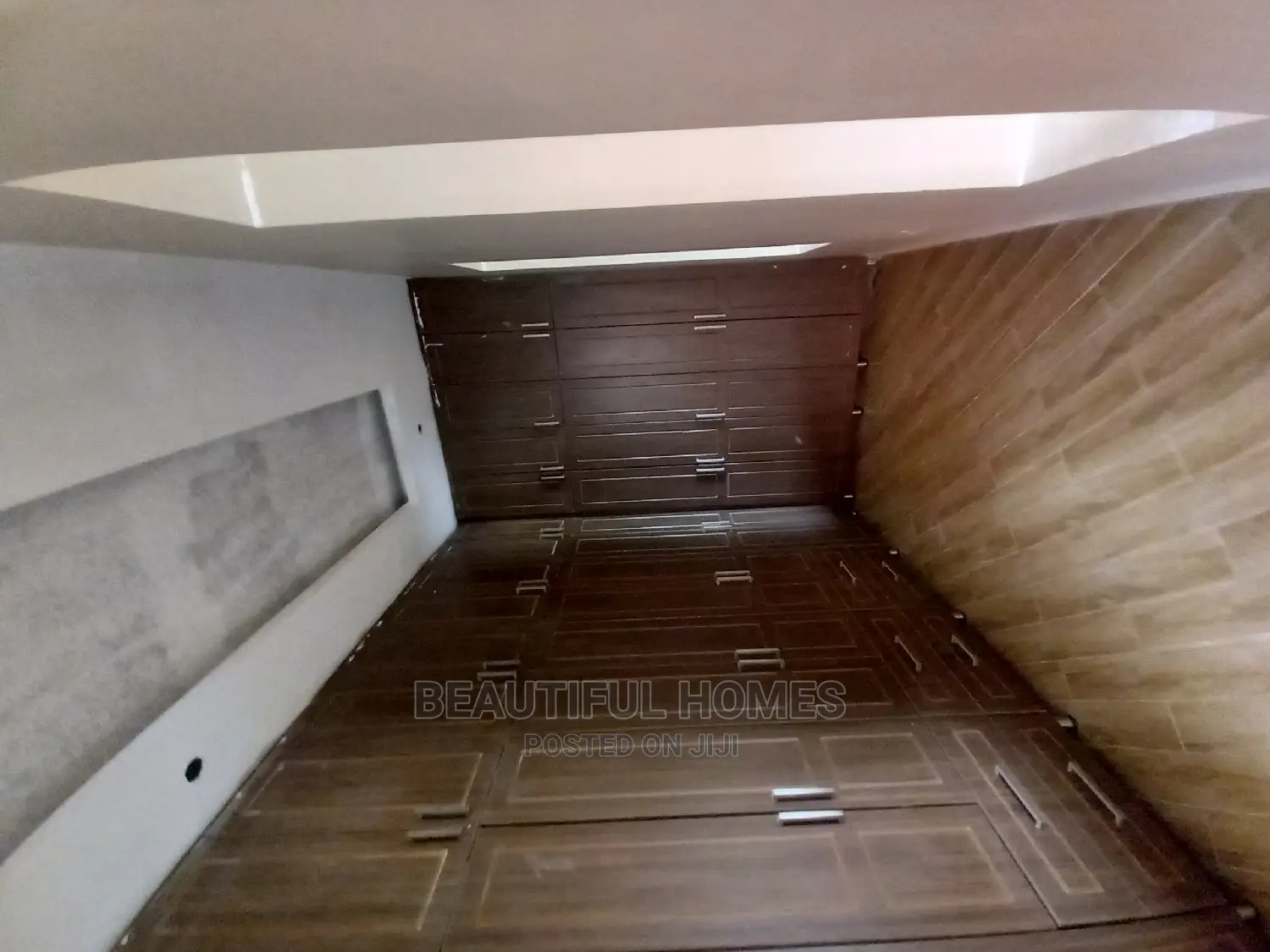 Furnished 6bdrm Mansion in Kisaasi, Central Division for Sale