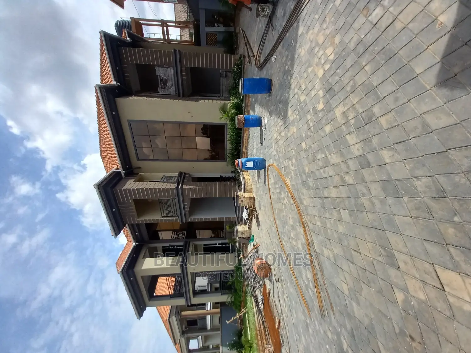 Furnished 6bdrm House in Kisaasi, Central Division for Sale