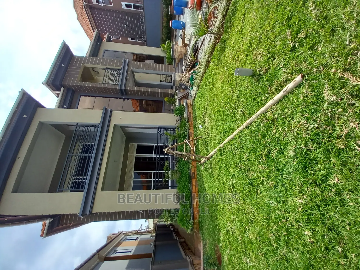 Furnished 6bdrm House in Kisaasi, Central Division for Sale