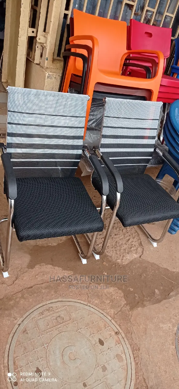 Mesh Office Visitors Chair Brand New