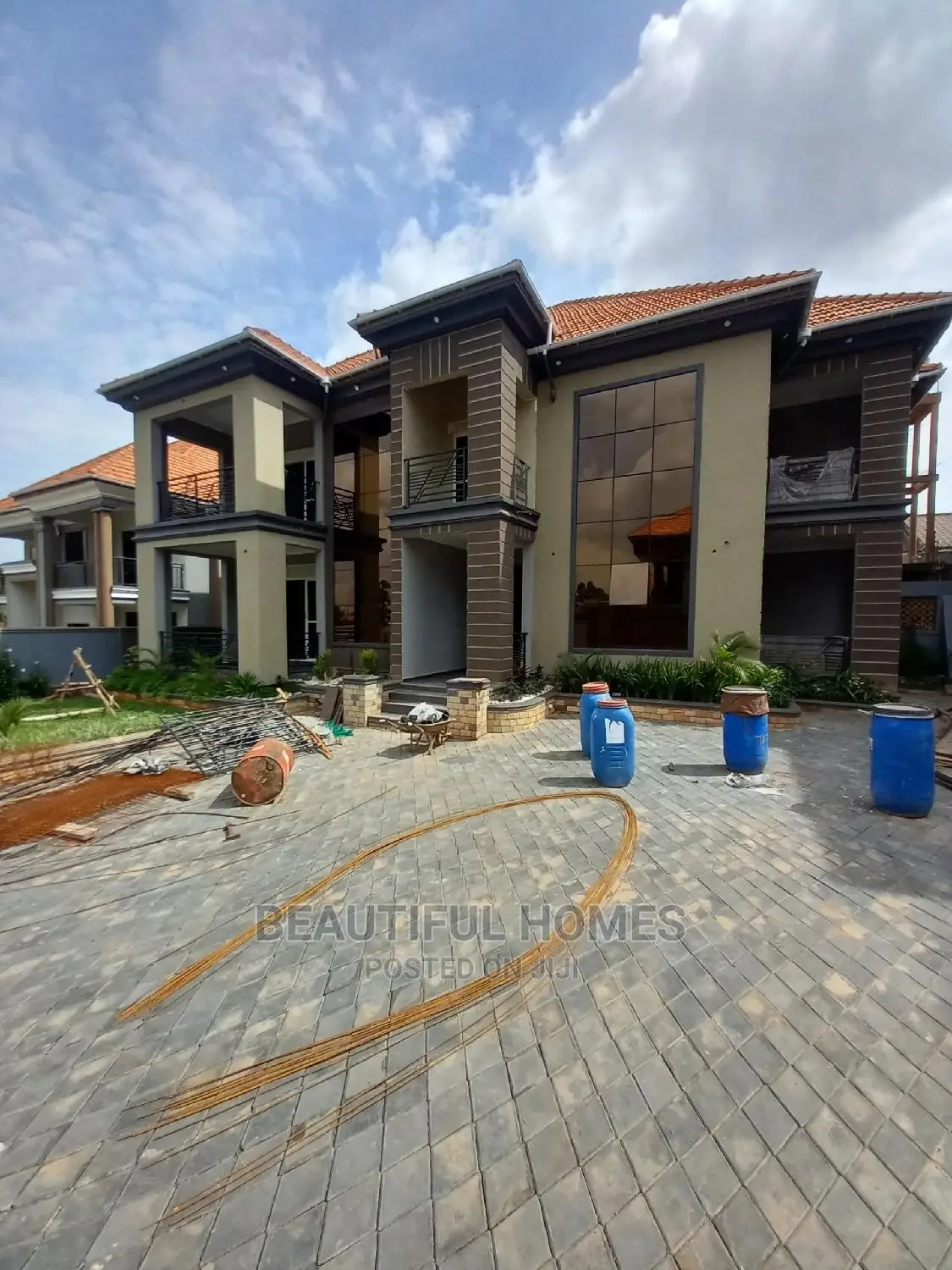Furnished 6bdrm Duplex in Kisaasi, Central Division for Sale