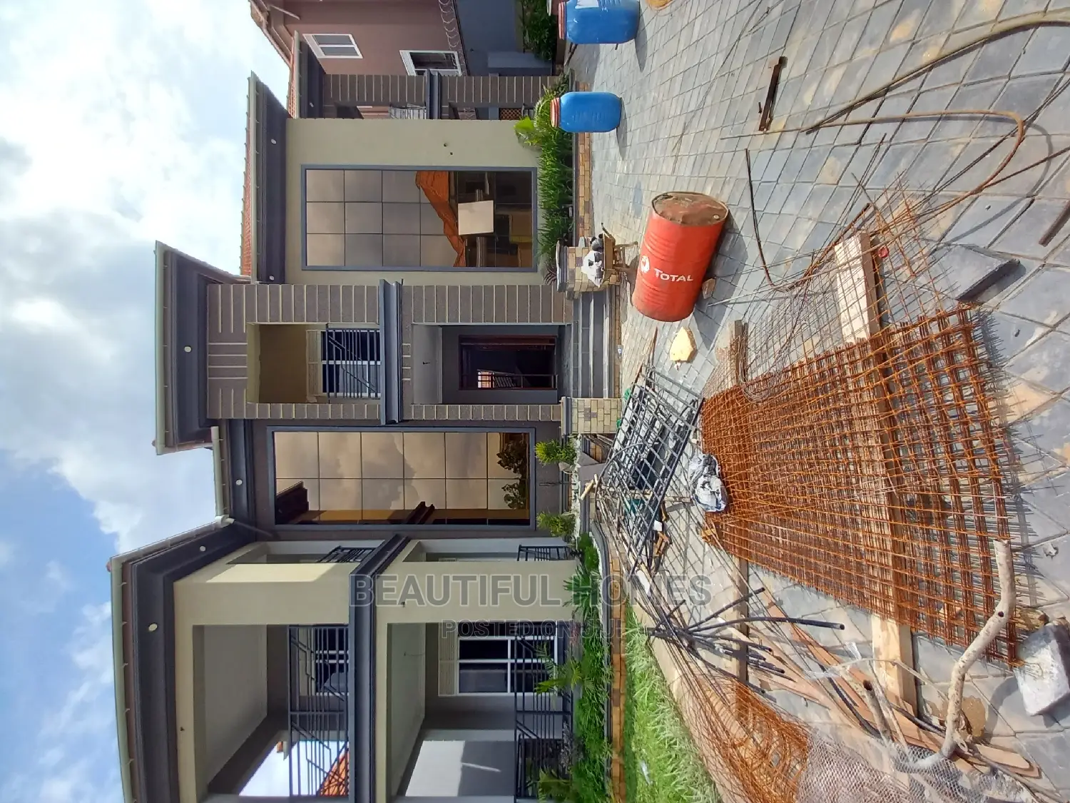Furnished 6bdrm Duplex in Kisaasi, Central Division for Sale