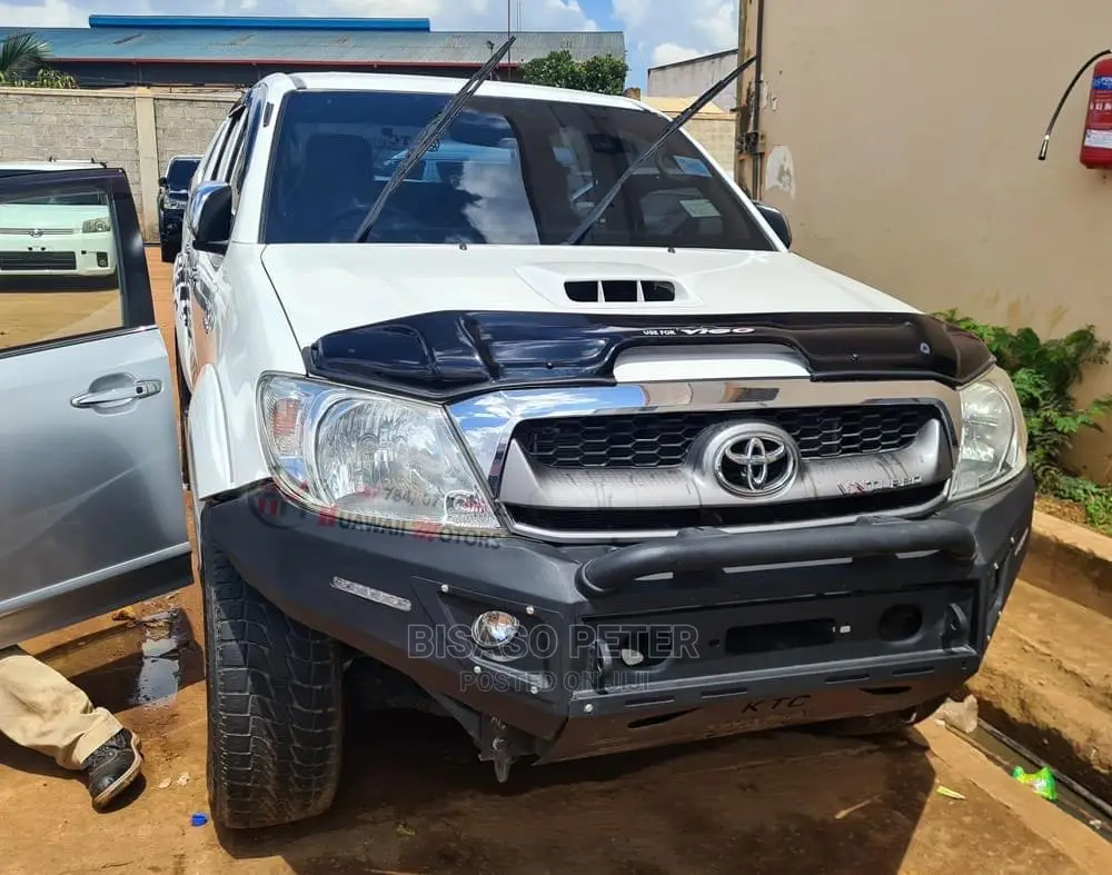 Toyota Hilux 2.5 D-4d SRX 2010 White