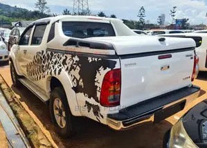 Toyota Hilux 2.5 D-4d SRX 2010 White