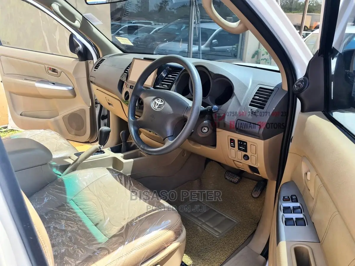 Toyota Hilux 2.5 D-4d SRX 2010 White