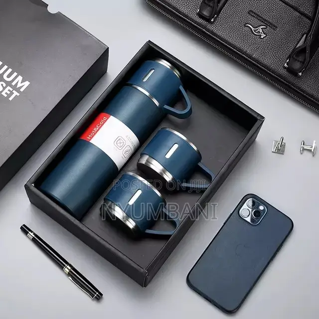 Vaccum Flask With Cups