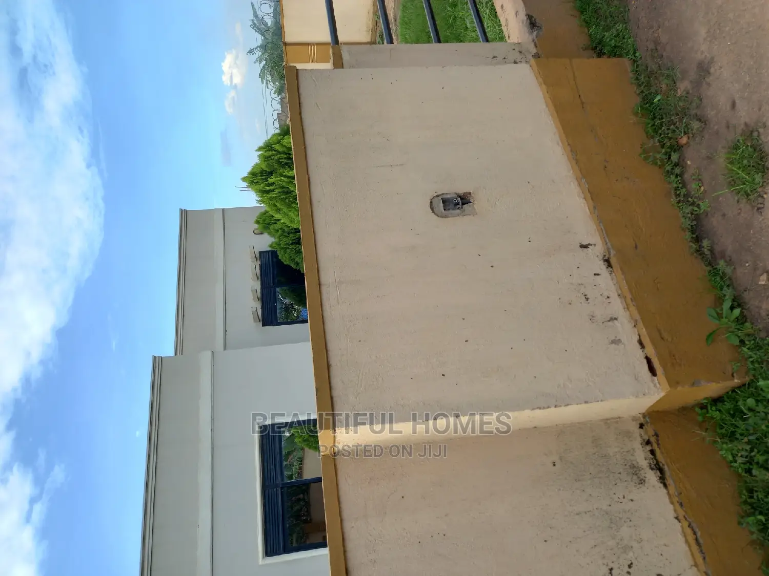 Furnished 3bdrm Villa in Kira for Sale