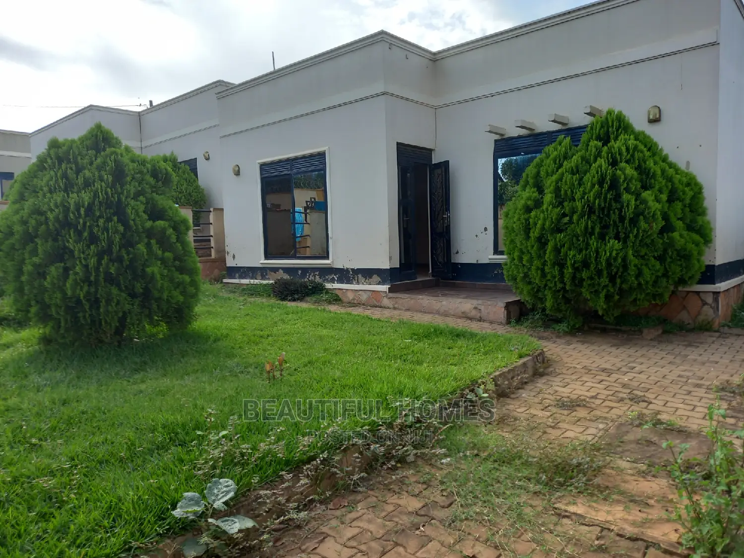 Furnished 3bdrm House in Kira for Sale