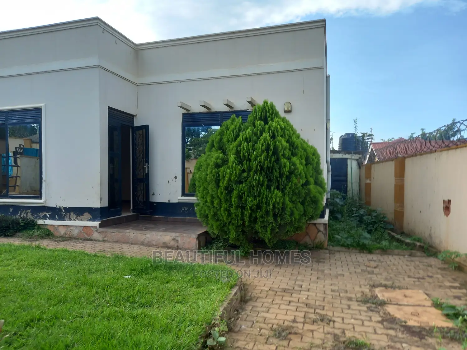 Furnished 3bdrm House in Kira for Sale