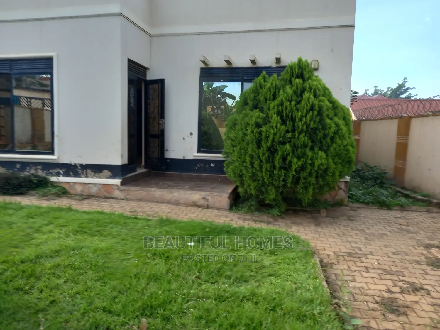 Furnished 3bdrm House in Kira for Sale