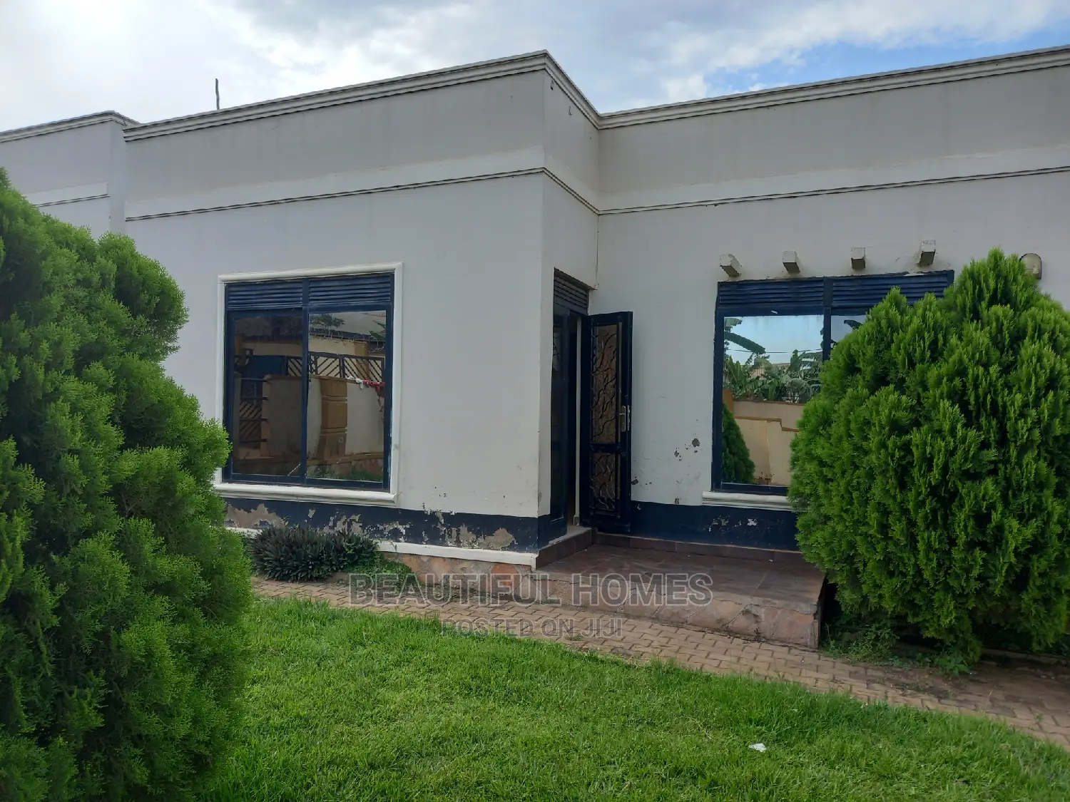 Furnished 3bdrm House in Kira for Sale