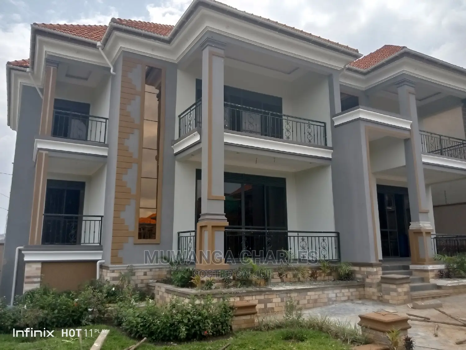 5bdrm Duplex in Fs Properties Ltd, Central Division for Sale