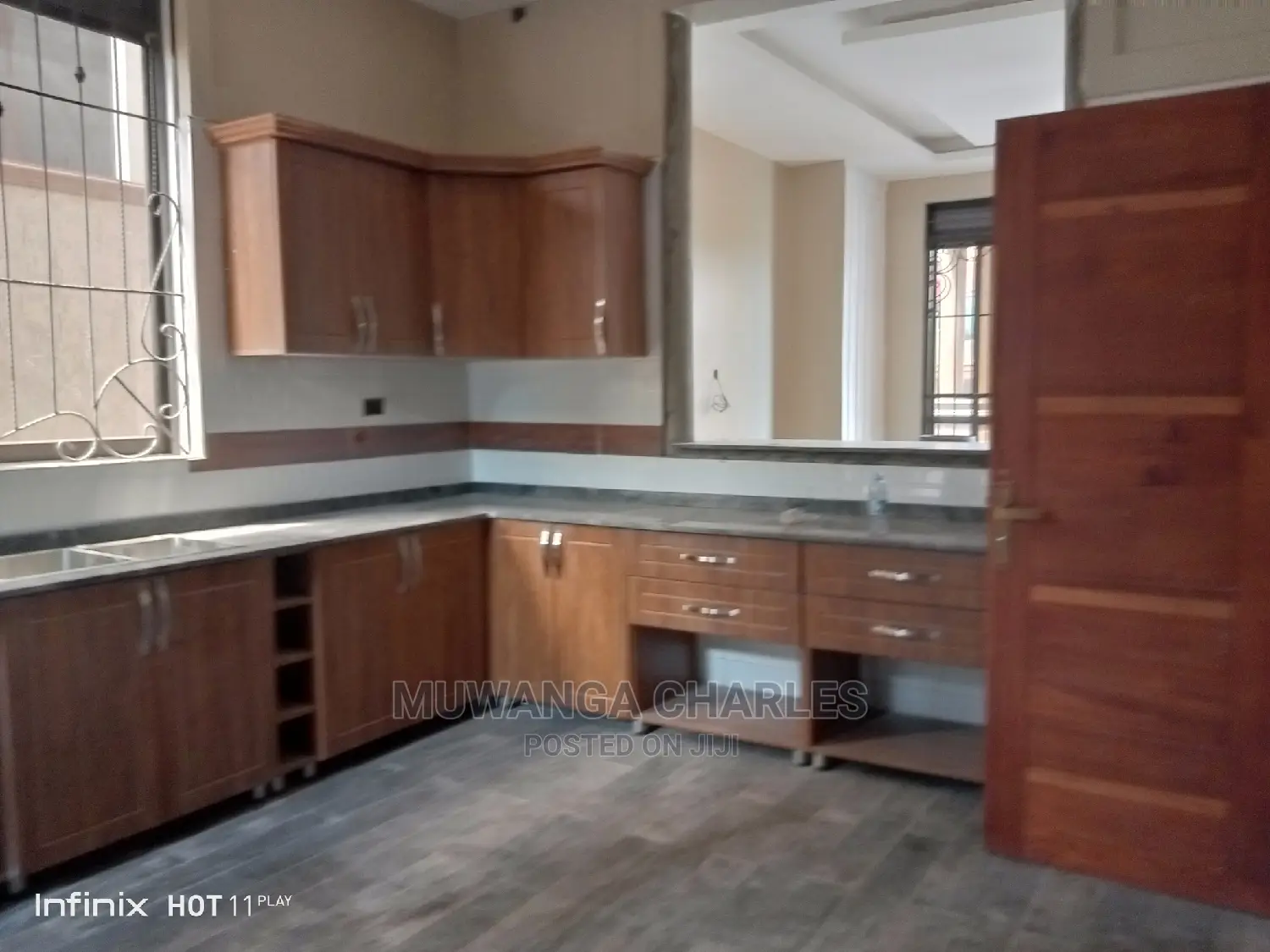 5bdrm Duplex in Fs Properties Ltd, Central Division for Sale