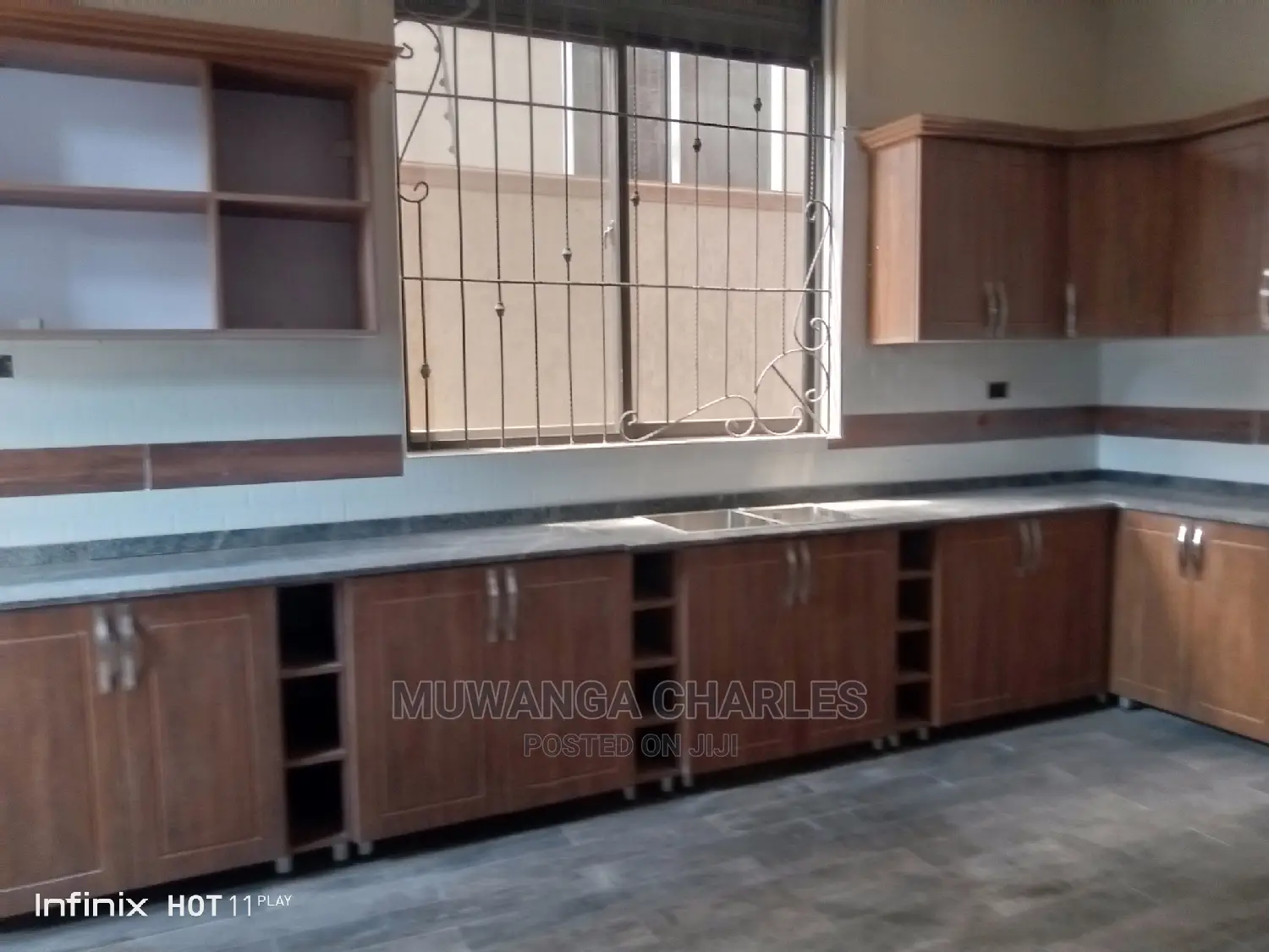 5bdrm Duplex in Fs Properties Ltd, Central Division for Sale
