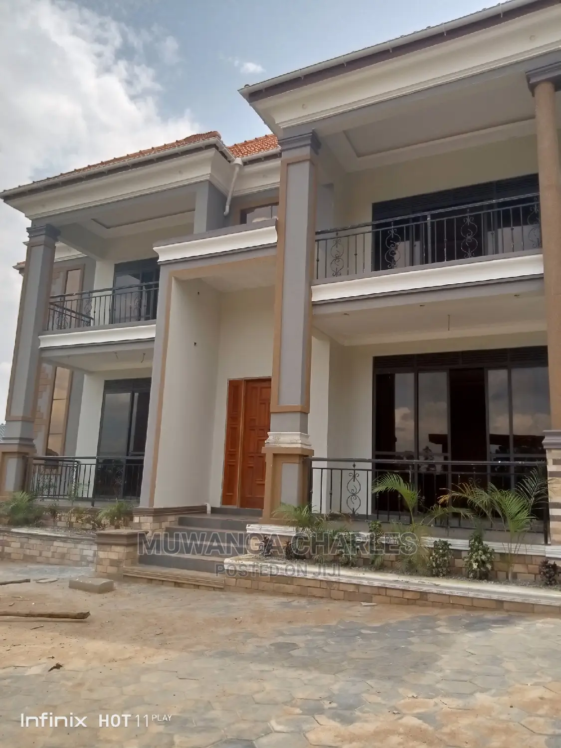 5bdrm Duplex in Fs Properties Ltd, Central Division for Sale