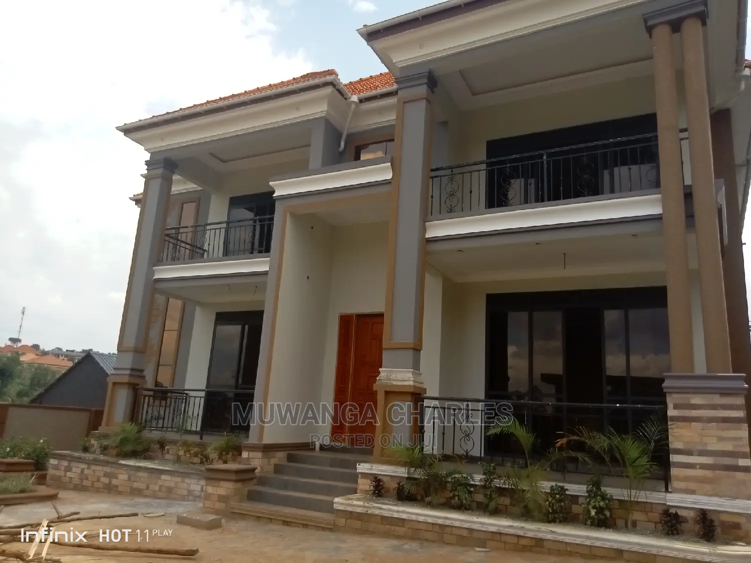 5bdrm Duplex in Fs Properties Ltd, Central Division for Sale