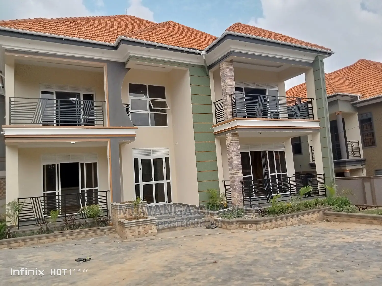 5bdrm Duplex in Fs Properties Ltd, Central Division for Sale