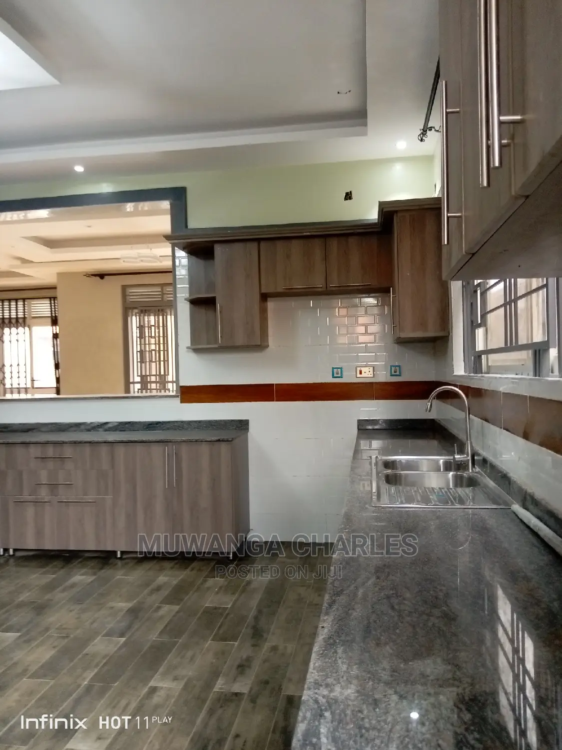 5bdrm Duplex in Fs Properties Ltd, Central Division for Sale