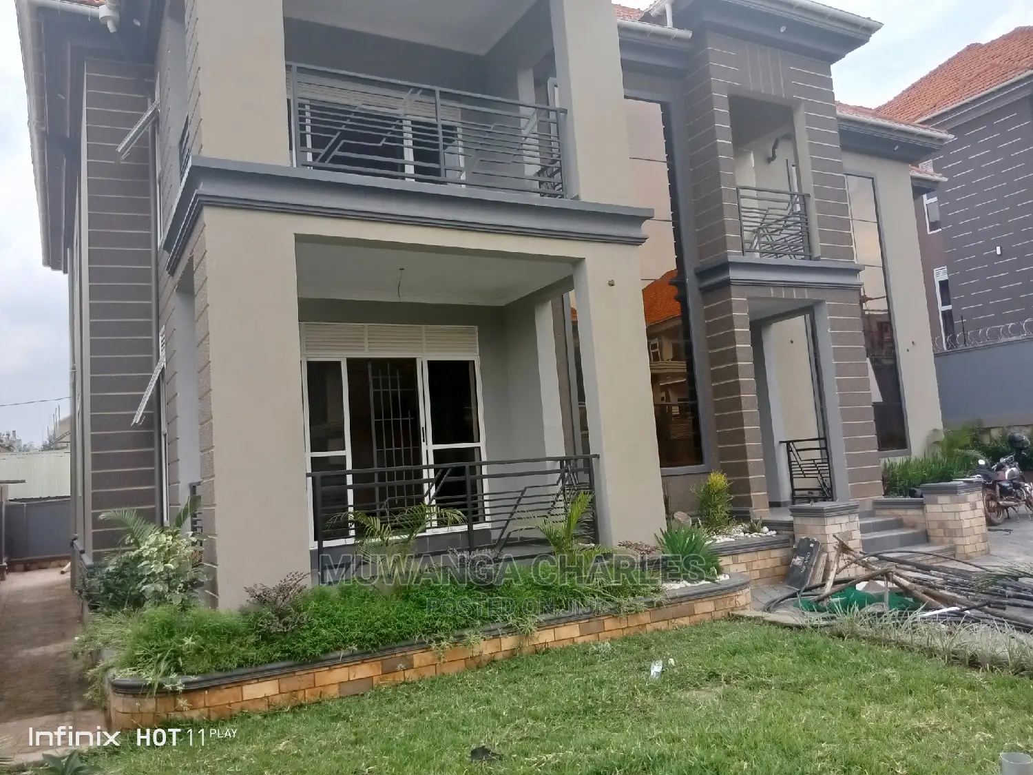 6bdrm Duplex in Fs Properties Ltd, Central Division for Sale