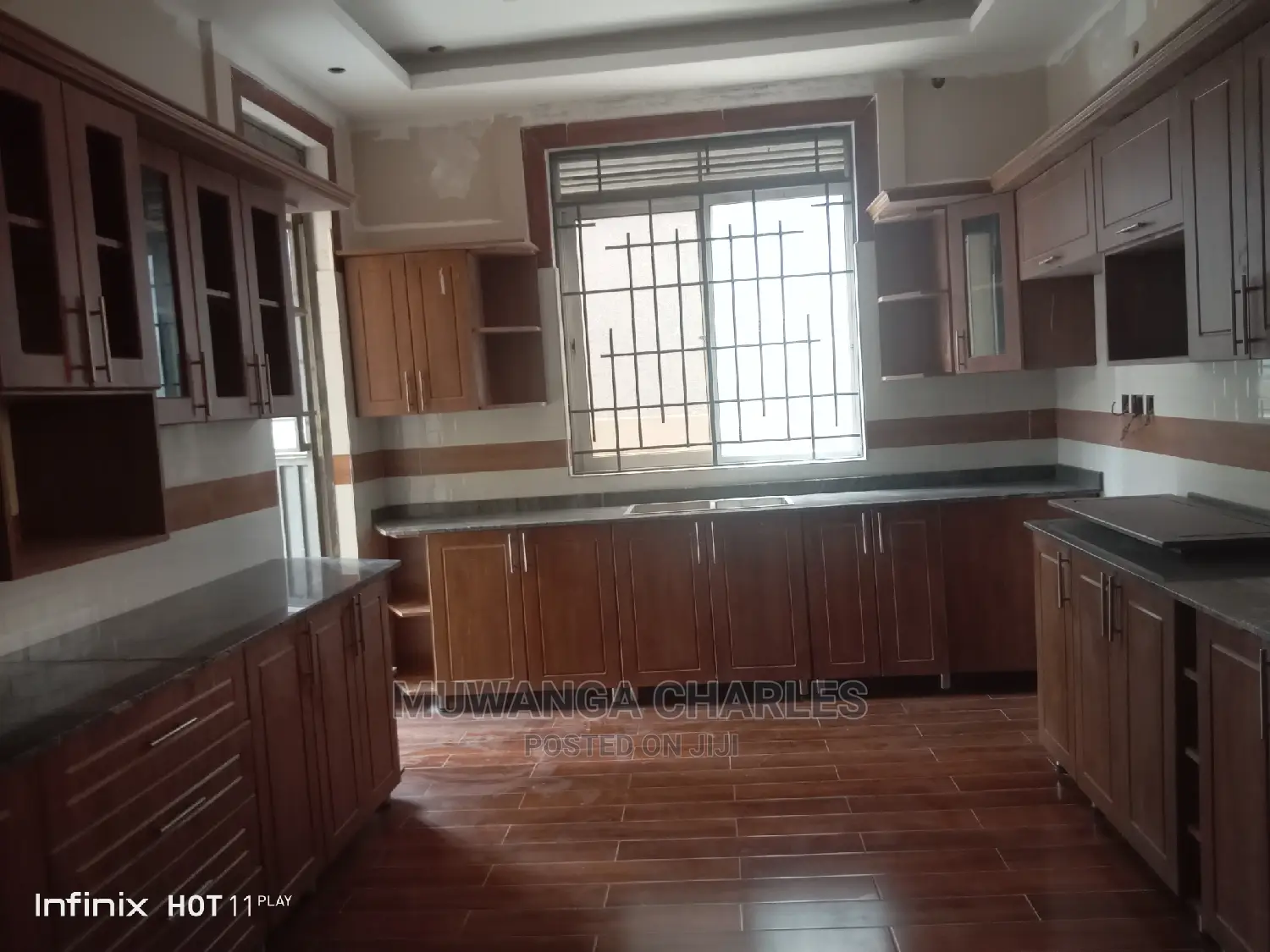 6bdrm Duplex in Fs Properties Ltd, Central Division for Sale
