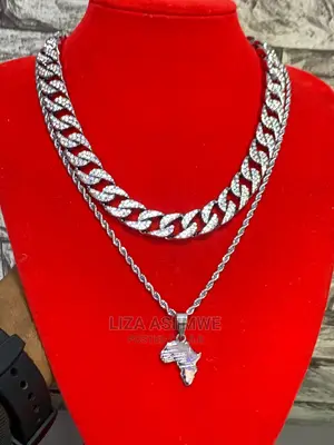 Photo - Chains Available