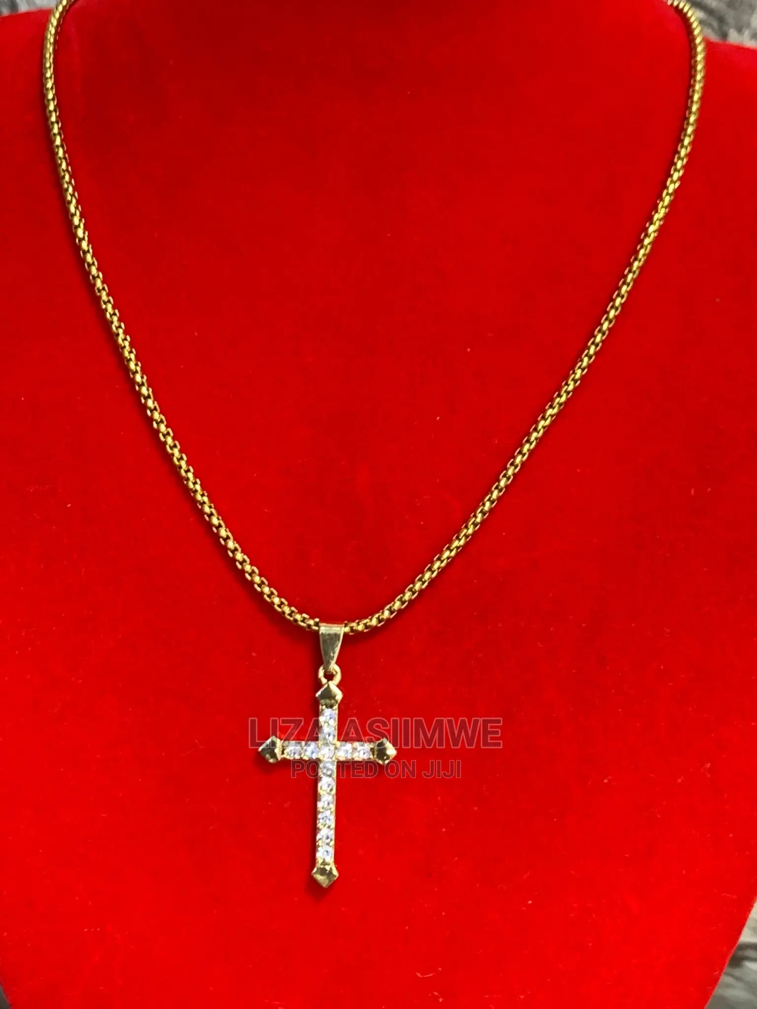 Men’S Simple Necklaces Available With a Cross Pendant