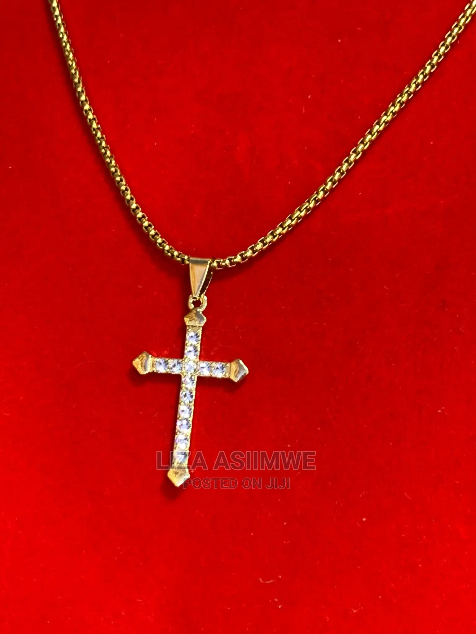 Men’S Simple Necklaces Available With a Cross Pendant