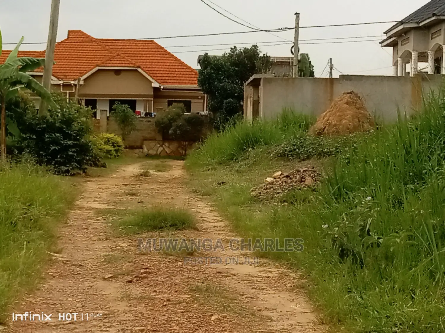 100by50ft Plot of Land for Sale in Kira Shimon