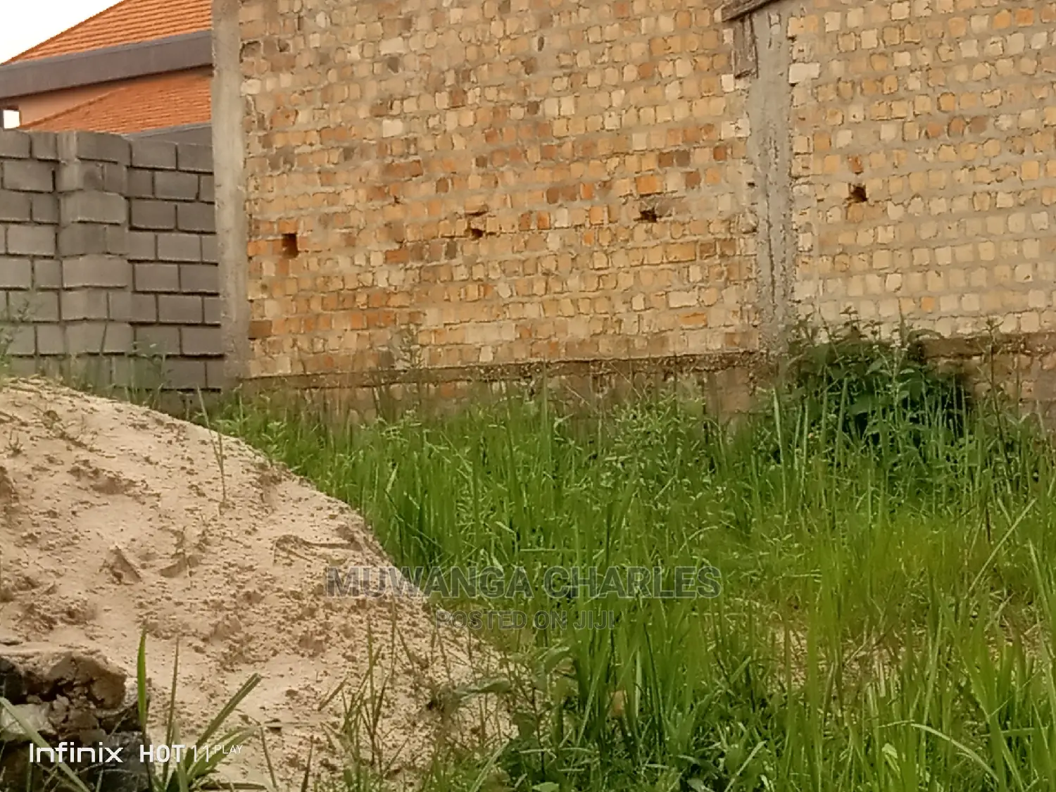 100by50ft Plot of Land for Sale in Kira Shimon