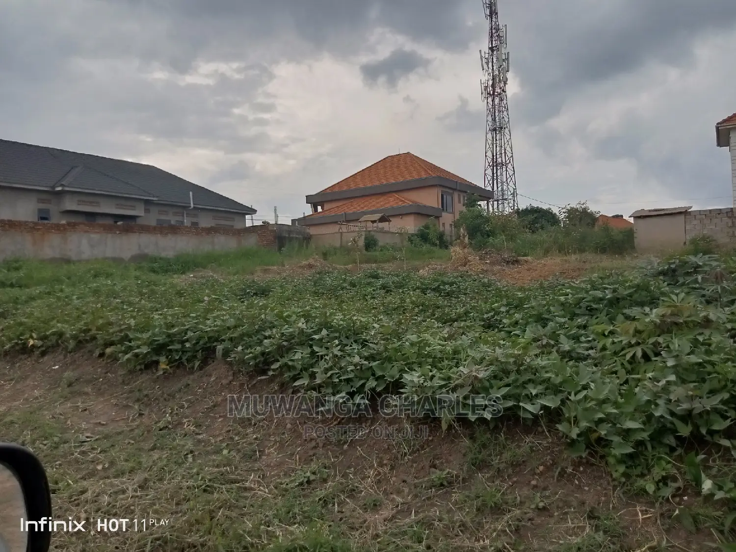 100by50ft Plot of Land for Sale in Kira Shimon