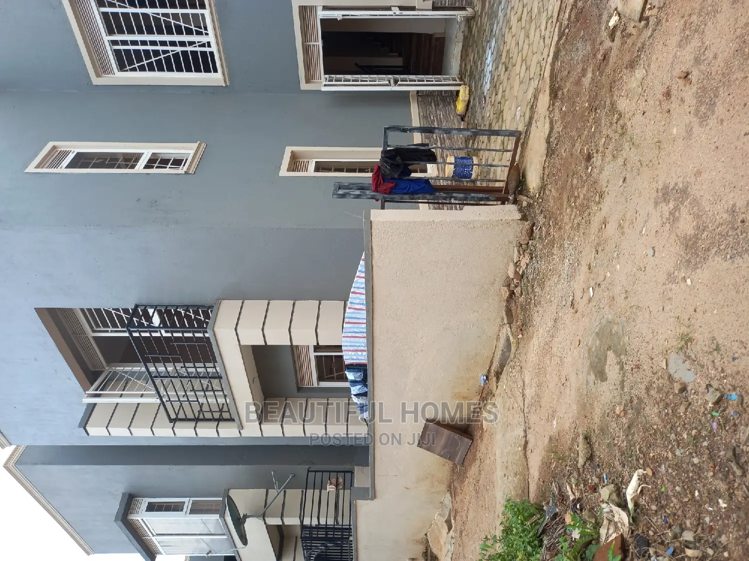 Furnished 4bdrm Duplex in Kira Tarmack for Sale