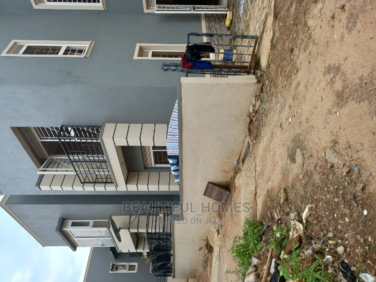 Furnished 4bdrm Duplex in Kira Tarmack for Sale