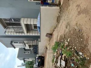 Furnished 4bdrm Duplex in Kira Tarmack for Sale